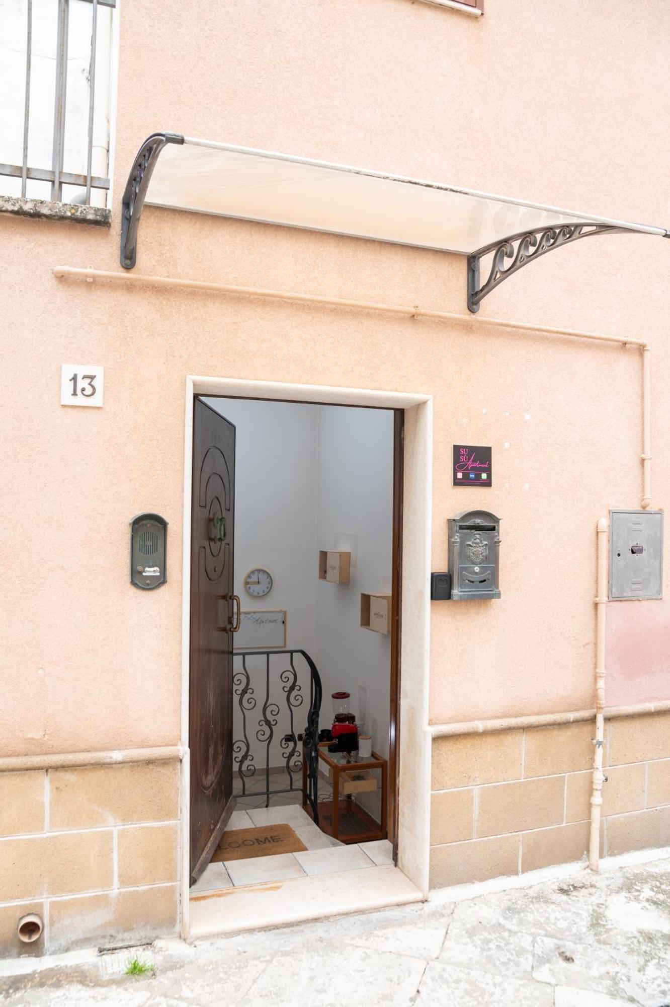 Susu Apartment Brindisi Eksteriør bilde