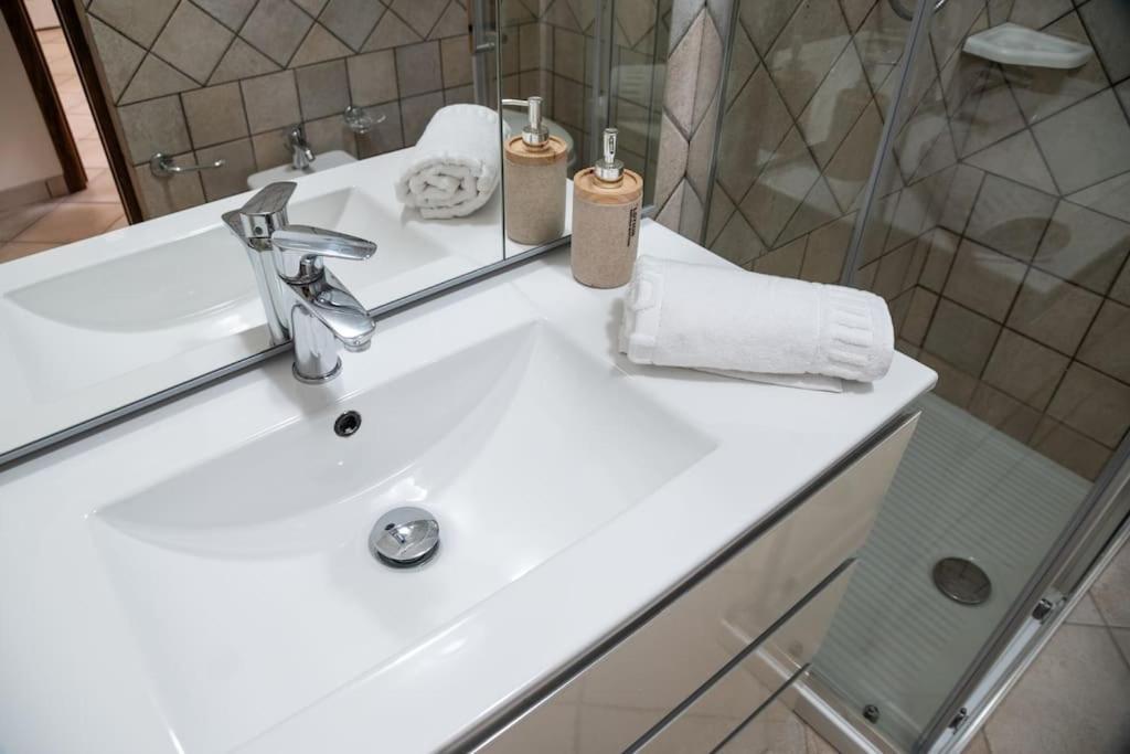 Susu Apartment Brindisi Eksteriør bilde