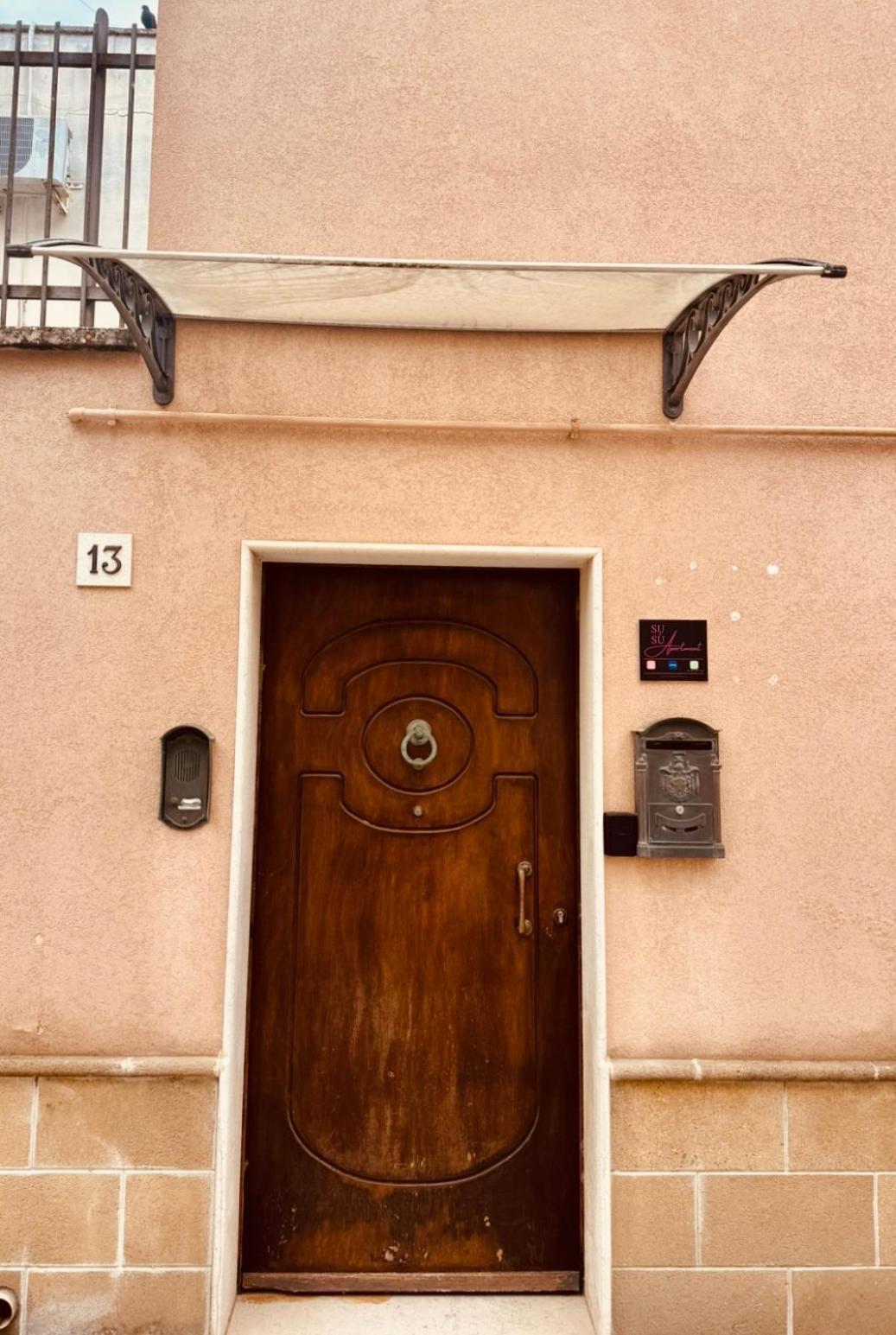 Susu Apartment Brindisi Eksteriør bilde